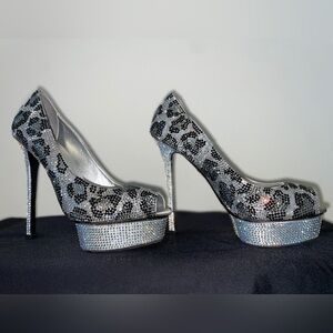 Limited Edition Le Silla Leopard Print Silver and Black Heels